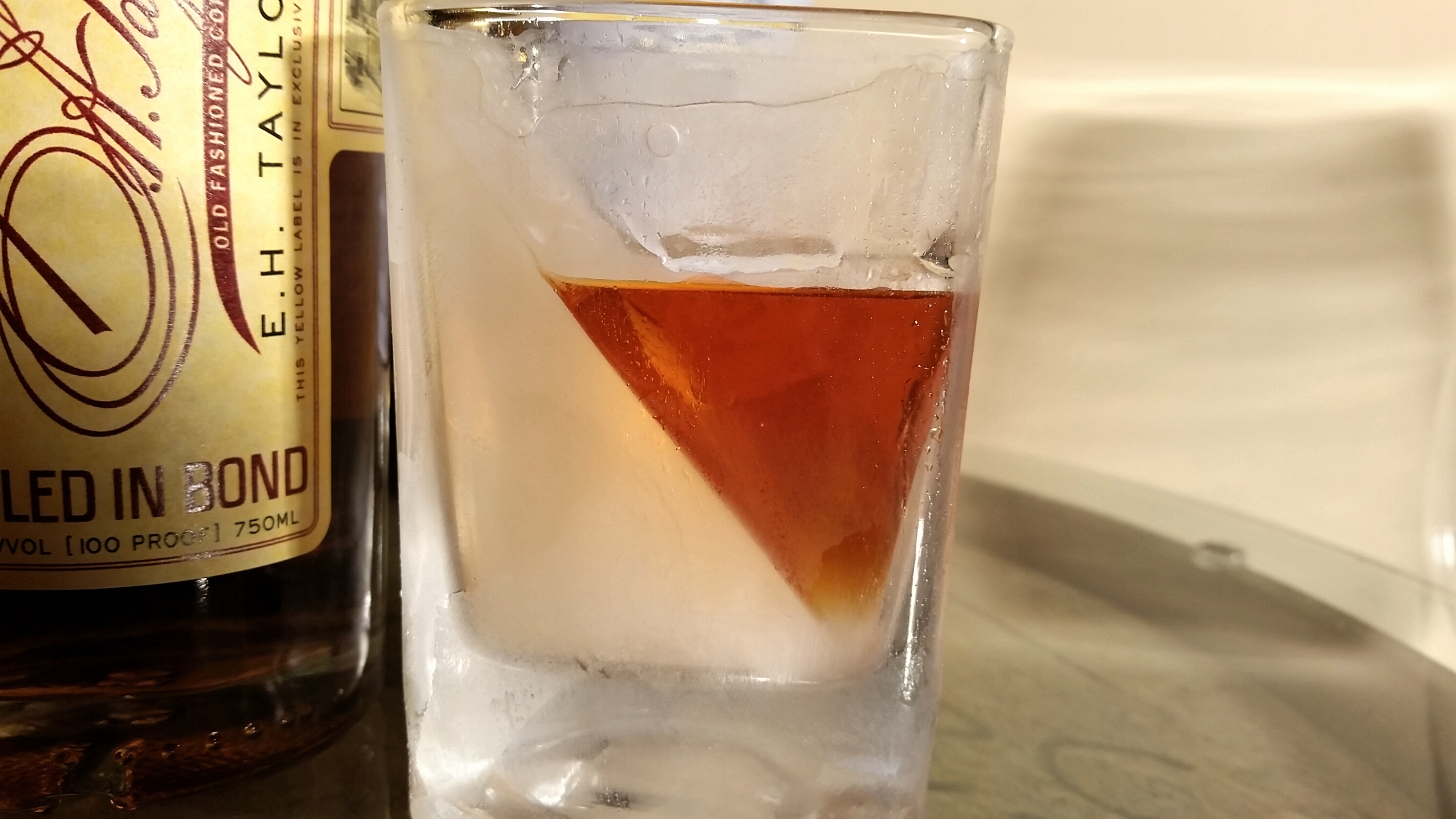 Corkcicle Whiskey Wedge Glass Review
